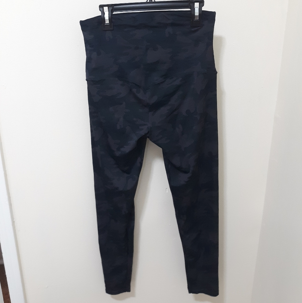Impetua high waist camo leggings size XL.